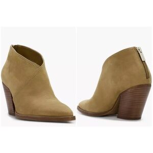 New Vince Camuto Boot Size 9